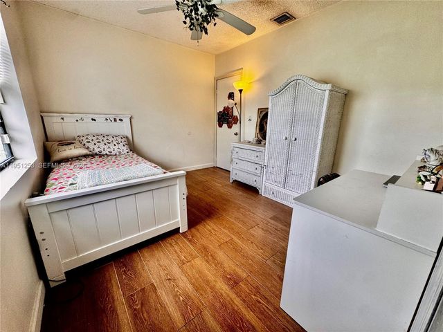 1335 NE 176th St, North Miami Beach, FL 33162