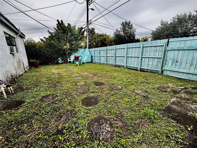 1335 NE 176th St, North Miami Beach, FL 33162