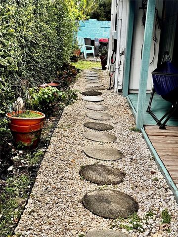 1335 NE 176th St, North Miami Beach, FL 33162