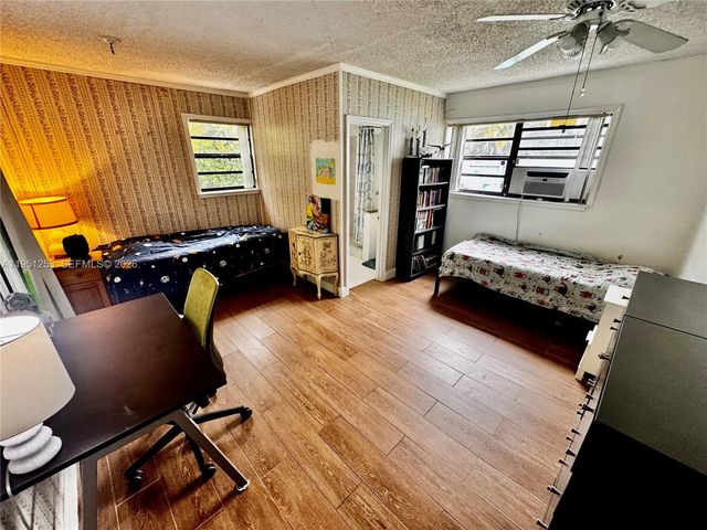 1335 NE 176th St, North Miami Beach, FL 33162