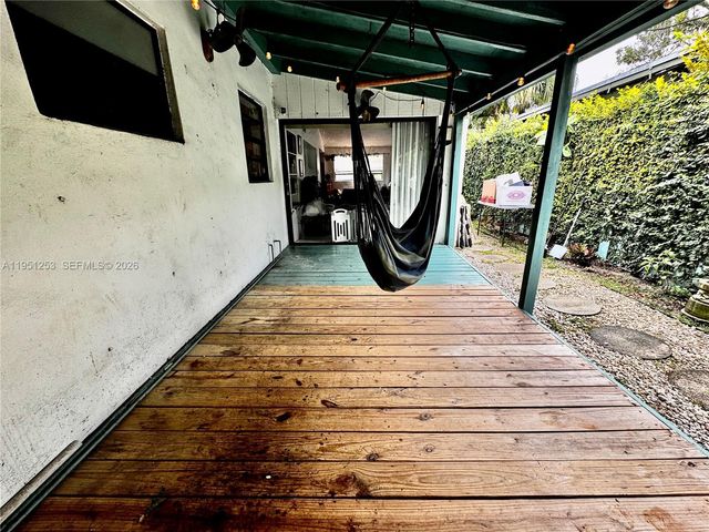 1335 NE 176th St, North Miami Beach, FL 33162