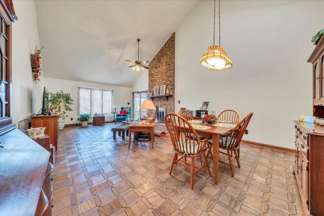 S 2409 Clearing RD, Salem, VA 24153