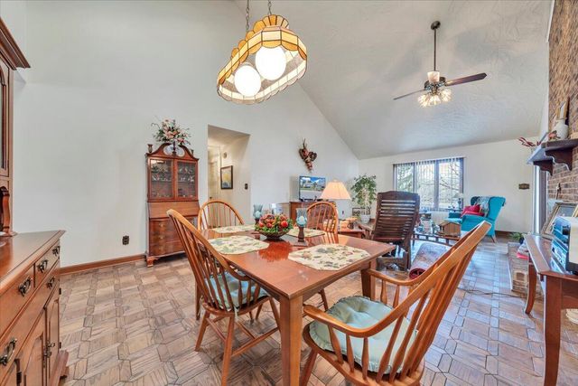 S 2409 Clearing RD, Salem, VA 24153