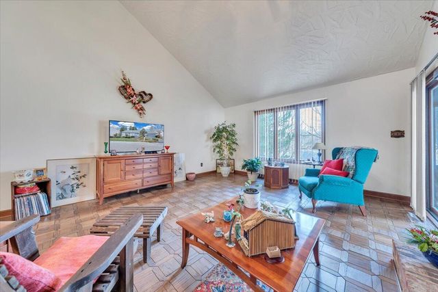 S 2409 Clearing RD, Salem, VA 24153