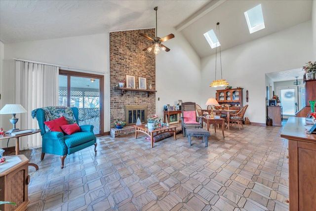 S 2409 Clearing RD, Salem, VA 24153