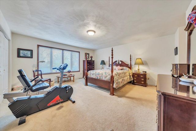 S 2409 Clearing RD, Salem, VA 24153