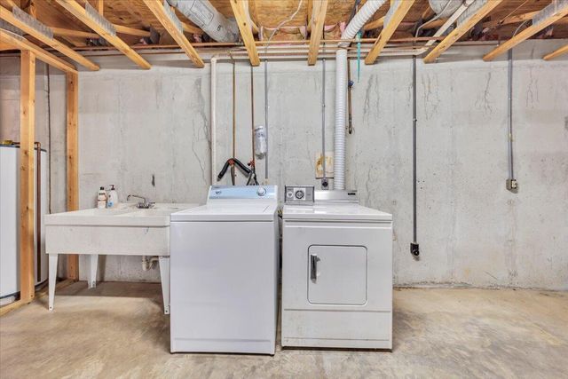 S 2409 Clearing RD, Salem, VA 24153