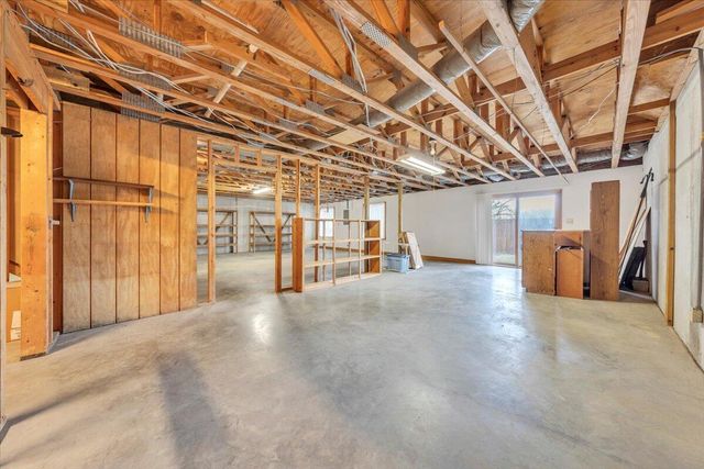 S 2409 Clearing RD, Salem, VA 24153