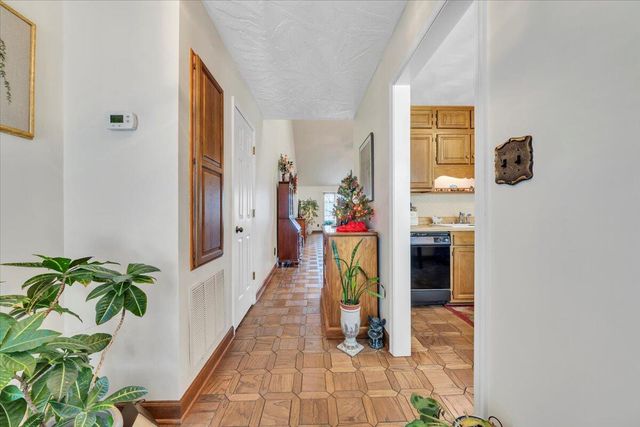 S 2409 Clearing RD, Salem, VA 24153