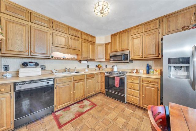 S 2409 Clearing RD, Salem, VA 24153