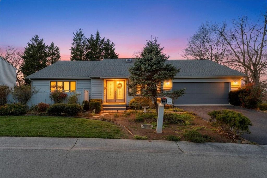 S 2409 Clearing RD, Salem, VA 24153