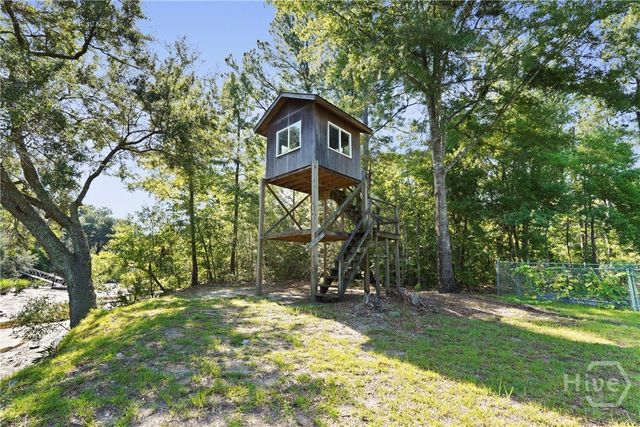 10 Pinetree Road, Midway, GA 31320