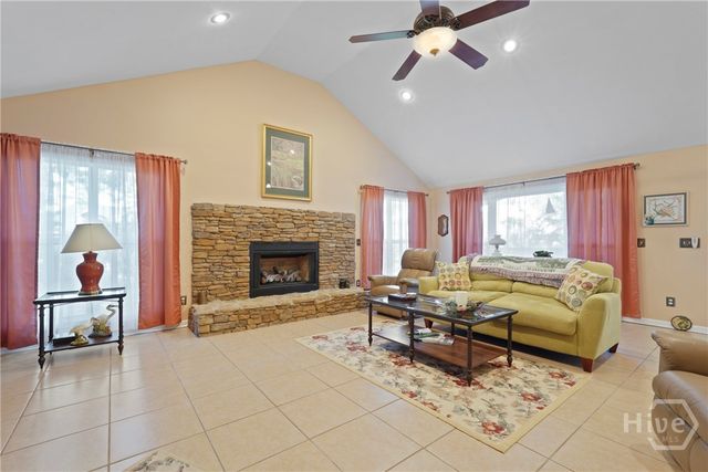 10 Pinetree Road, Midway, GA 31320