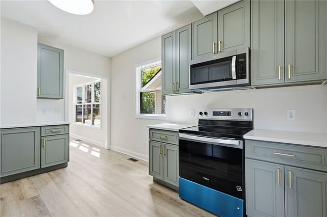2403 S Sutphin Street, Middletown, OH 45044