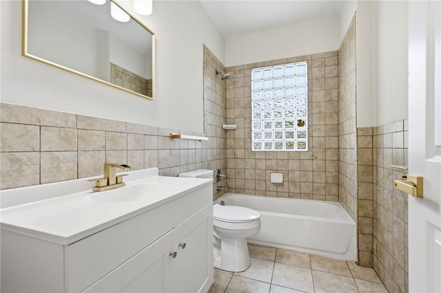 2403 S Sutphin Street, Middletown, OH 45044