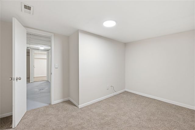 2403 S Sutphin Street, Middletown, OH 45044