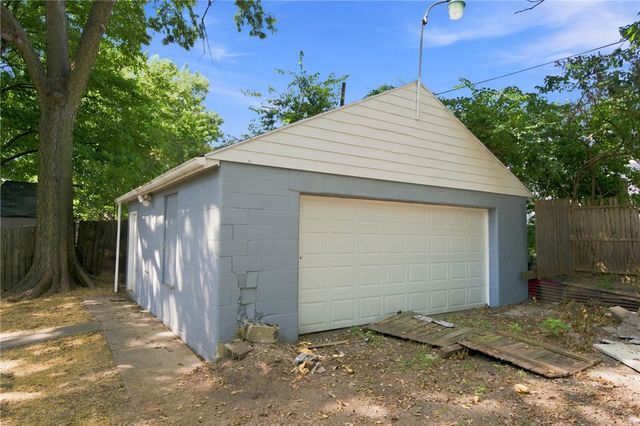 2403 S Sutphin Street, Middletown, OH 45044