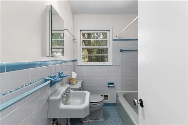 1102 Rogeretta NE Drive, Atlanta, GA 30329