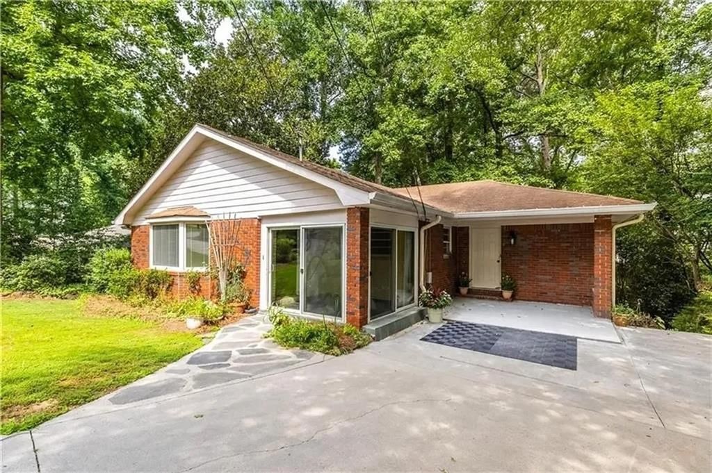 1102 Rogeretta NE Drive, Atlanta, GA 30329