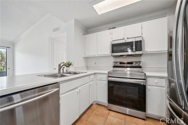 1995 Las Colinas Circle 307, Corona, CA 92879