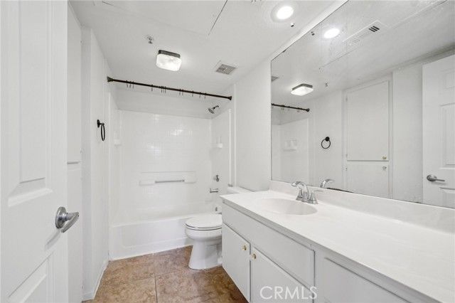 1995 Las Colinas Circle 307, Corona, CA 92879