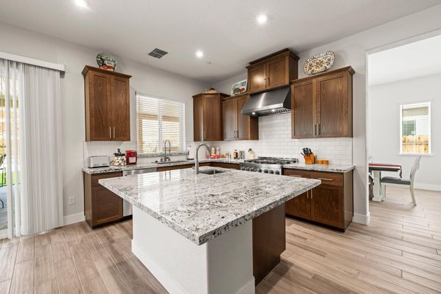 6121 Ottawa St, El Dorado Hills, CA 95762