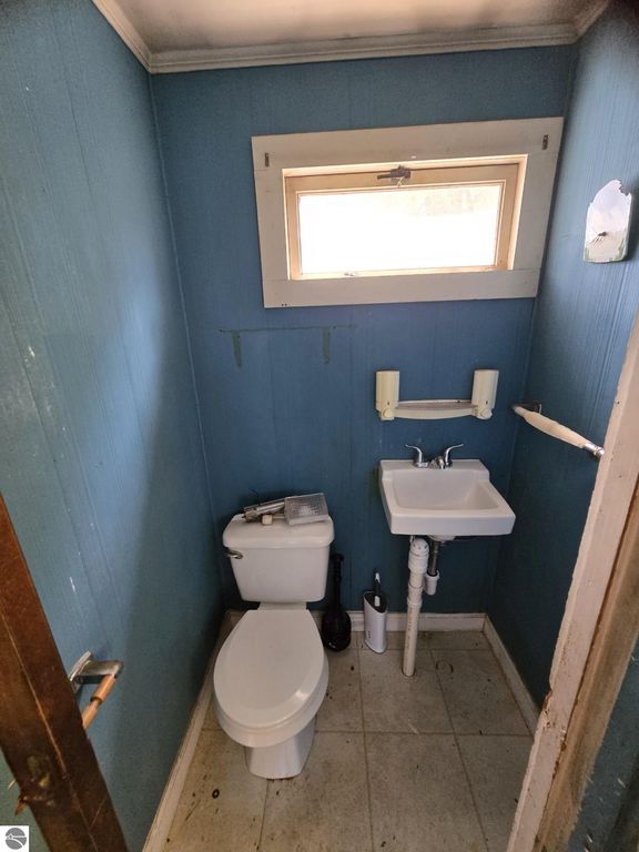 Image 13 of property listing at 907 N Court Avenue, Alma, MI 48801