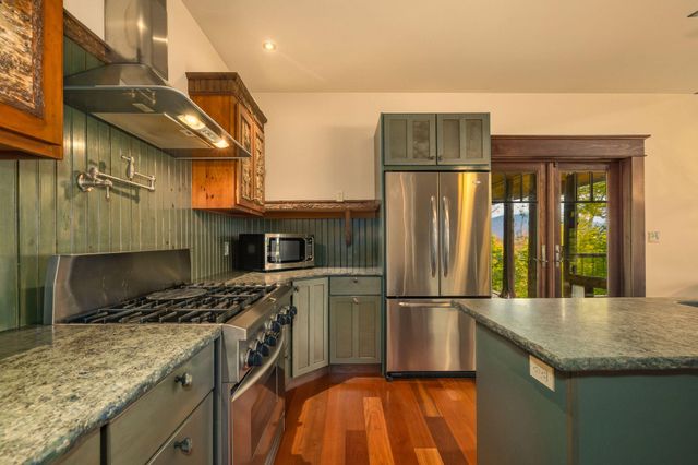 189 Oseetah Woods Road, Saranac Lake, NY 12983