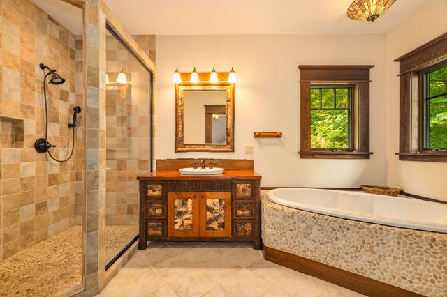 189 Oseetah Woods Road, Saranac Lake, NY 12983