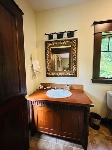 189 Oseetah Woods Road, Saranac Lake, NY 12983