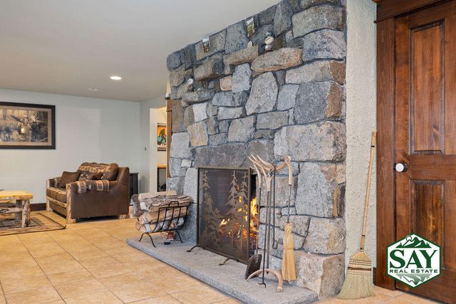 189 Oseetah Woods Road, Saranac Lake, NY 12983