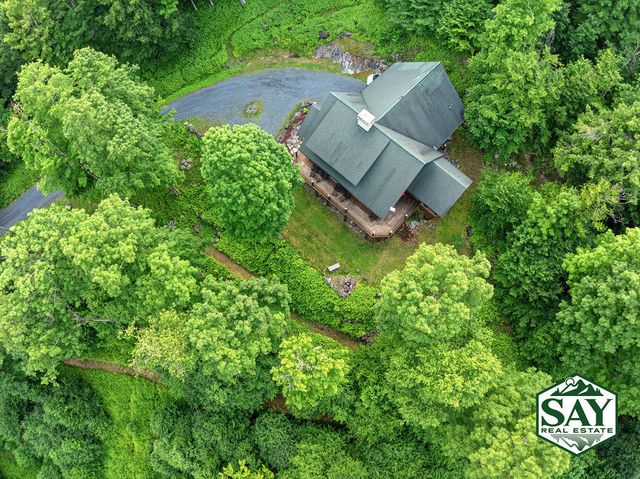 189 Oseetah Woods Road, Saranac Lake, NY 12983