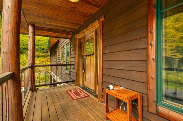 189 Oseetah Woods Road, Saranac Lake, NY 12983