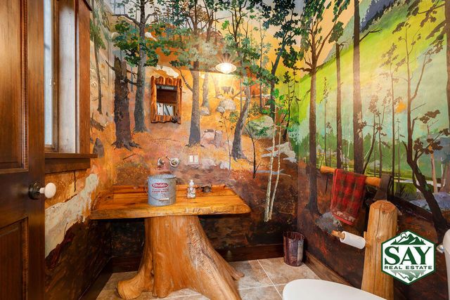 189 Oseetah Woods Road, Saranac Lake, NY 12983