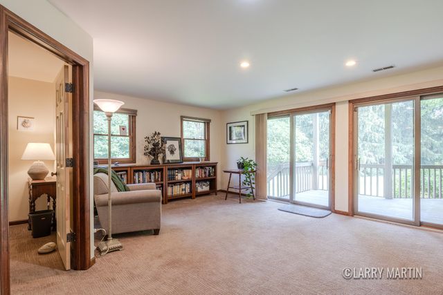 6663 Waybridge Drive Se 37, Cascade Twp, MI 49546