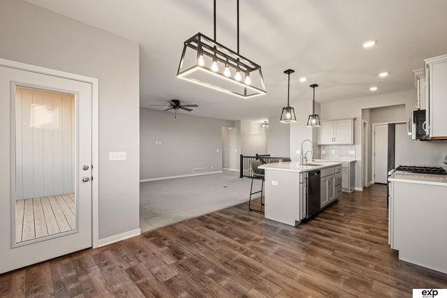 17608 Palisades Drive, Omaha, NE 68136