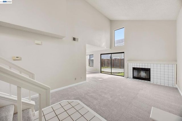 1068 Foster St, Alameda, CA 94502