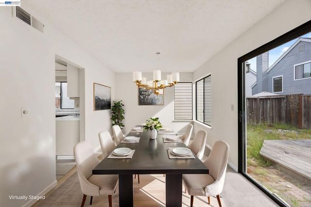 1068 Foster St, Alameda, CA 94502