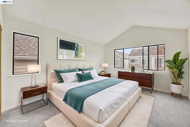 1068 Foster St, Alameda, CA 94502