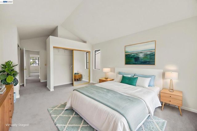 1068 Foster St, Alameda, CA 94502