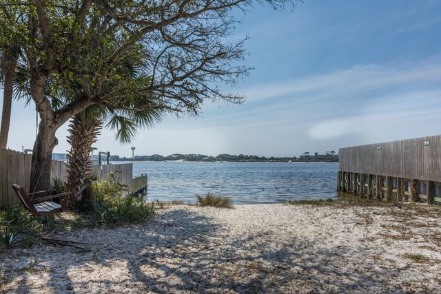 331 SE Wheeler Street, Fort Walton Beach, FL 32548