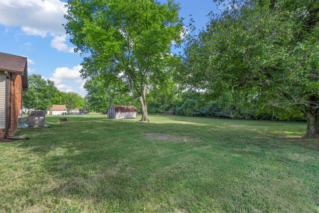 324 Welchwood Dr, Clarksville, TN 37040