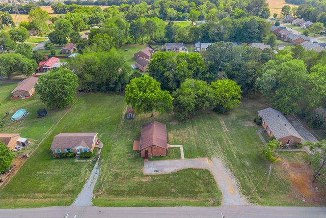 324 Welchwood Dr, Clarksville, TN 37040