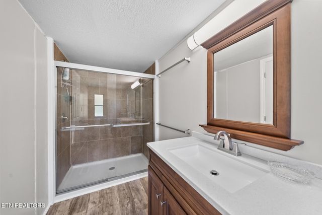 390 SparkmanTown Rd, Rock Island, TN 38581