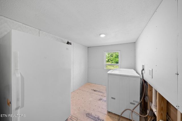 390 SparkmanTown Rd, Rock Island, TN 38581