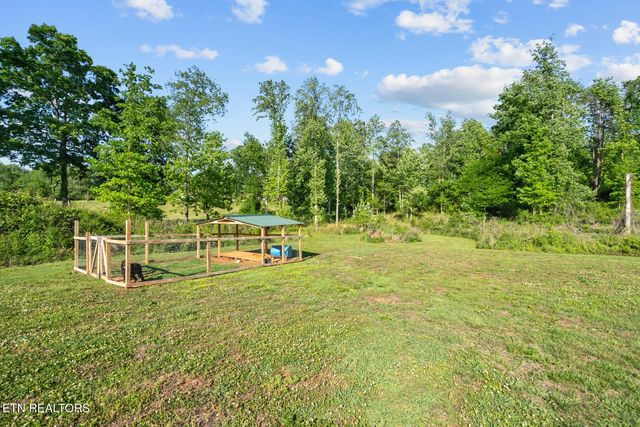 390 SparkmanTown Rd, Rock Island, TN 38581