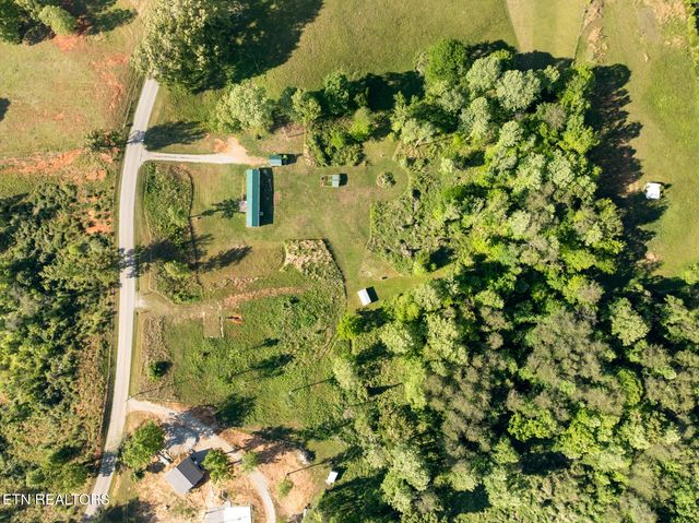 390 SparkmanTown Rd, Rock Island, TN 38581