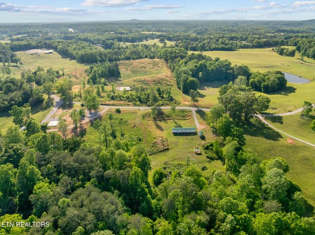 390 SparkmanTown Rd, Rock Island, TN 38581