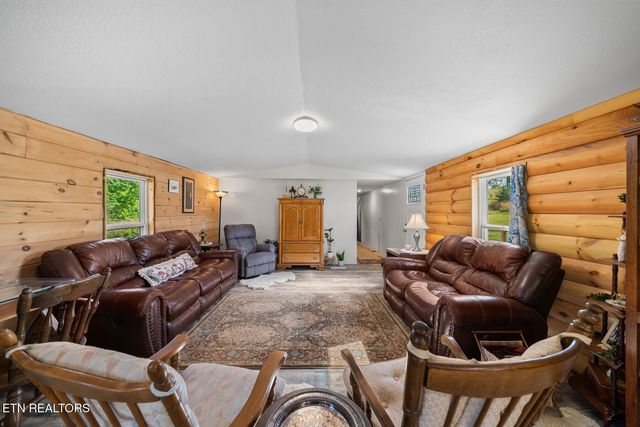 390 SparkmanTown Rd, Rock Island, TN 38581
