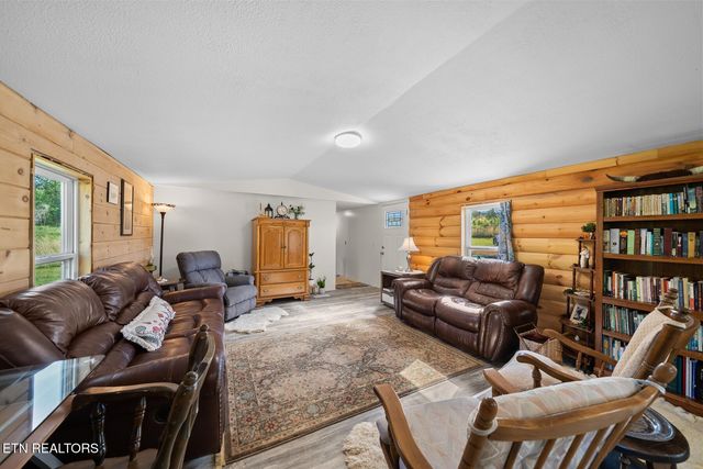 390 SparkmanTown Rd, Rock Island, TN 38581